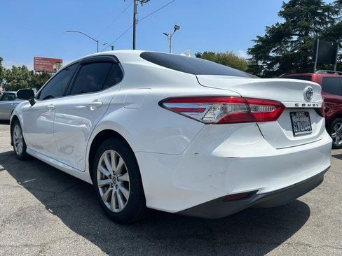 Used 2019 Toyota Camry LE FWD image 5