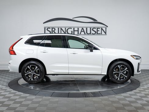 New 2026 Volvo XC60 B5 Core w/ Climate Package image 4