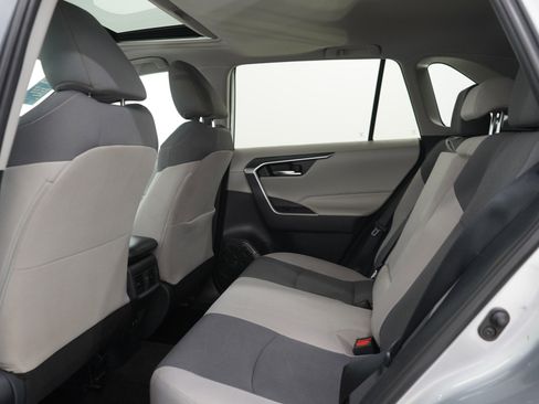 Used 2019 Toyota RAV4 XLE AWD/4WD image 14