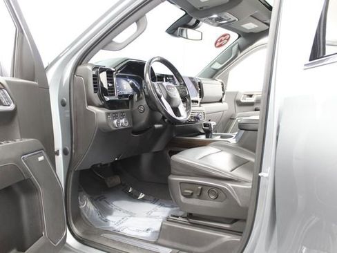 Used 2023 GMC Sierra 1500 SLT w/ SLT Premium Package AWD/4WD image 19