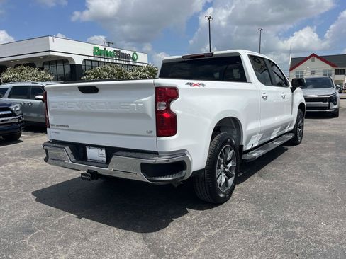 Used 2022 Chevrolet Silverado 1500 LT AWD/4WD image 7