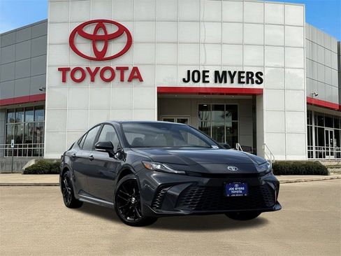Certified 2026 Toyota Camry SE image 2