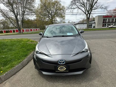 Used 2016 Toyota Prius Two FWD image 2