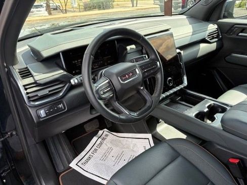 Used 2024 GMC Acadia AT4 w/ Luxury Package AWD/4WD image 10