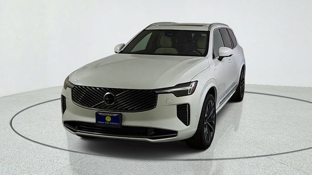 New 2026 Volvo XC90 T8 Plus w/ Protection Package AWD/4WD image 2