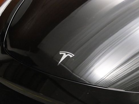 Used 2023 Tesla Model Y Performance image 13