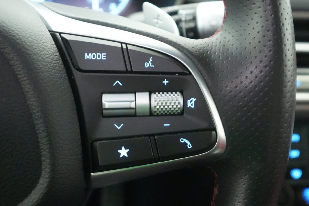 Used 2025 Genesis G70 2.5T w/ Sport Prestige Package AWD/4WD image 42