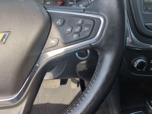 Used 2018 Chevrolet Equinox LT image 23