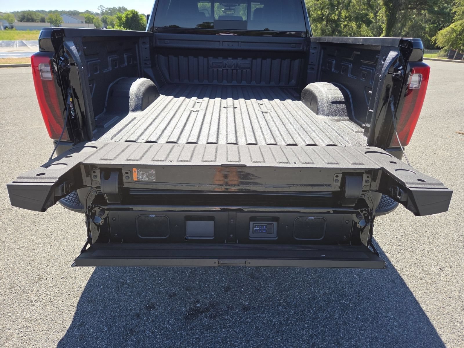 New 2026 GMC Sierra 2500 Denali Ultimate AWD/4WD image 24