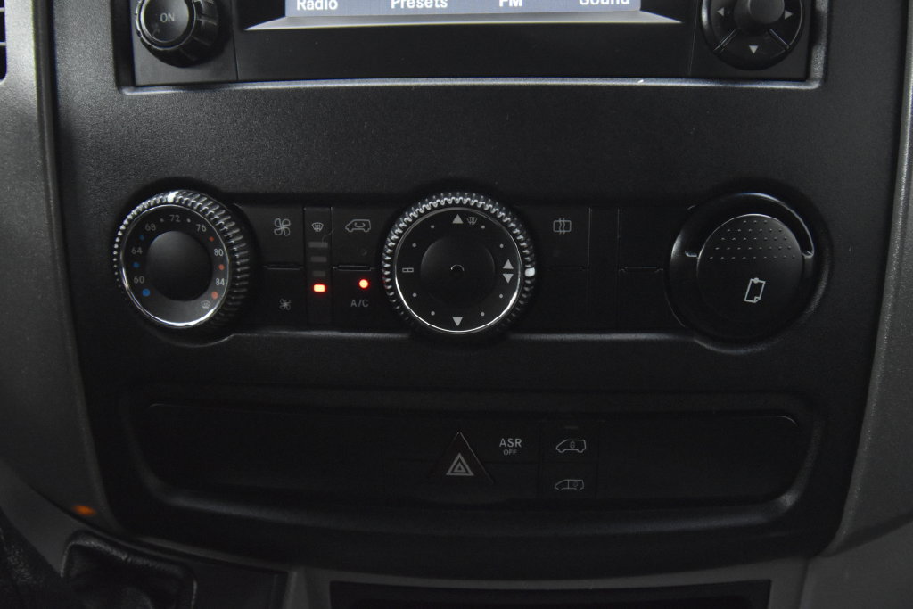 Used 2015 Mercedes-Benz Sprinter 2500 image 27
