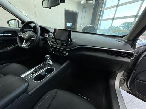 Used 2022 Nissan Altima 2.5 SV AWD/4WD image 28