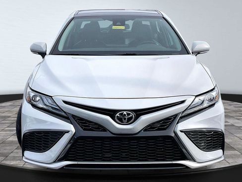 Used 2022 Toyota Camry XSE image 4