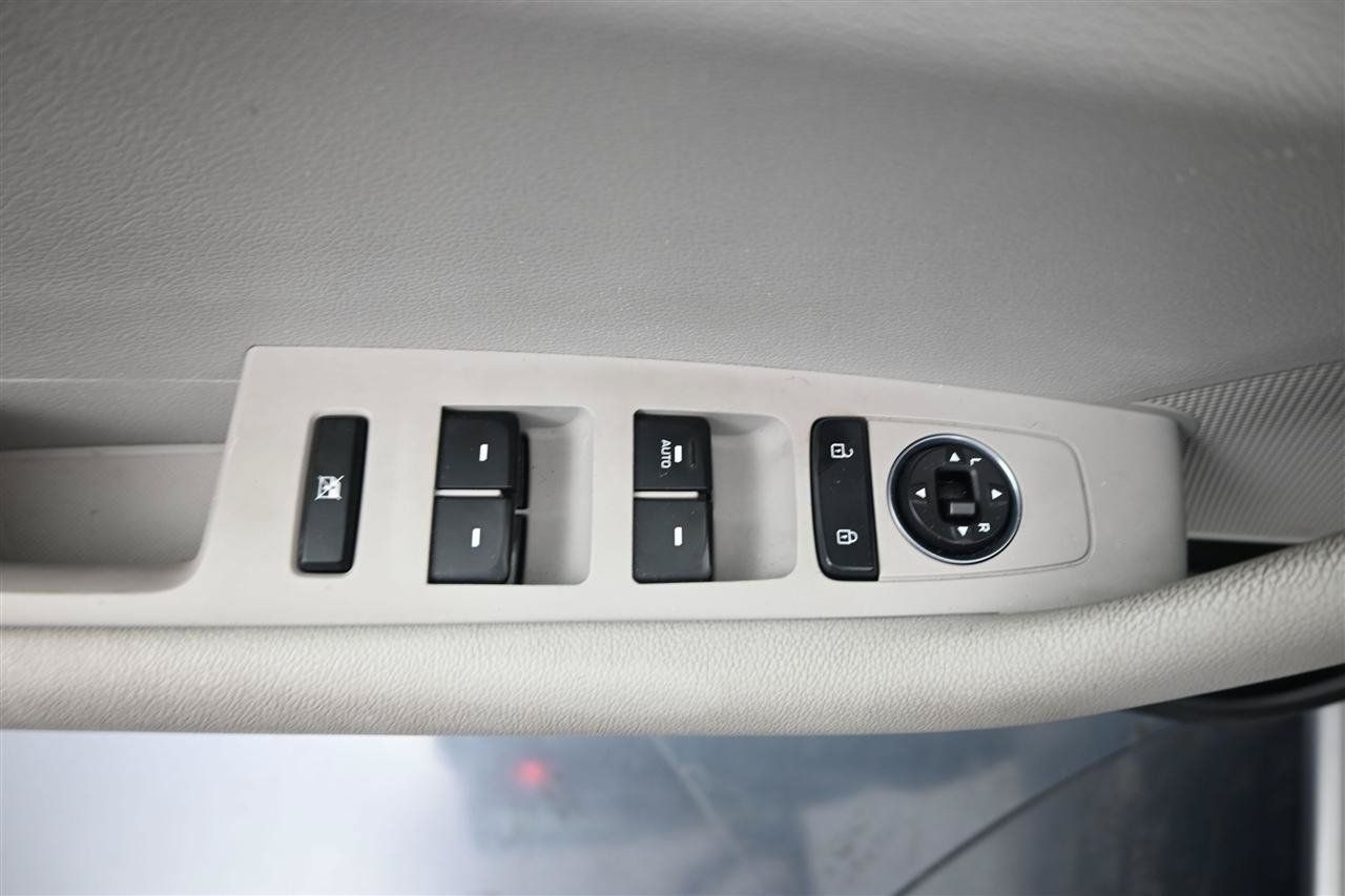 Used 2016 Hyundai Sonata SE FWD image 12