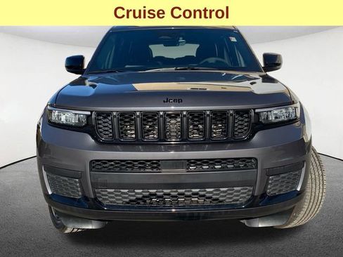 Used 2025 Jeep Grand Cherokee L Altitude image 4