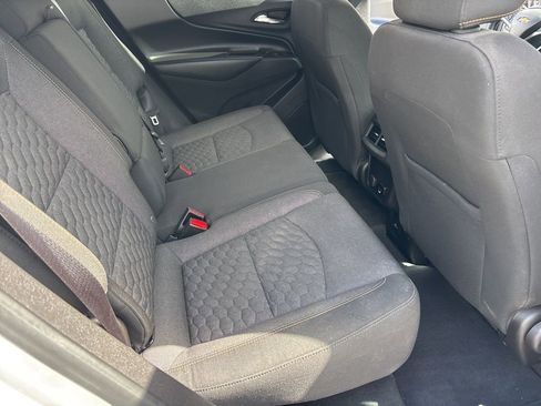 Used 2018 Chevrolet Equinox LT w/ Sun & Infotainment Package image 18