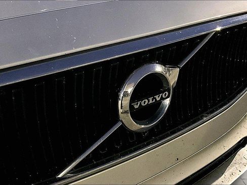 Used 2018 Volvo S90 T5 Momentum w/ Momentum Plus Package image 26