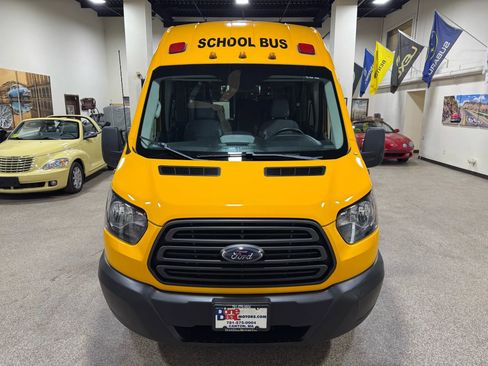 Used 2019 Ford Transit 350 XL image 4