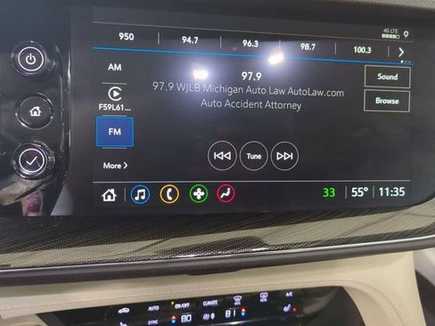 Used 2023 Buick Envision Preferred image 12