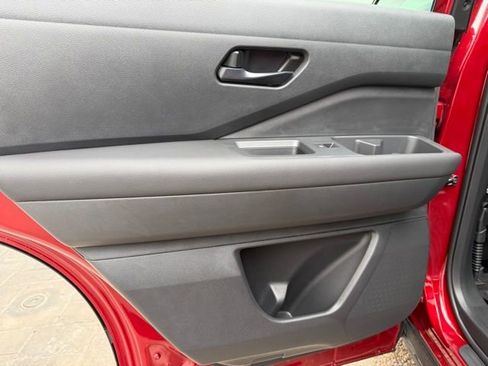 New 2026 Nissan Pathfinder SV image 12