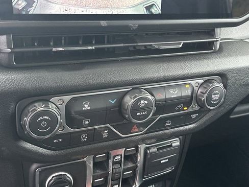 New 2026 Jeep Gladiator Sport image 30