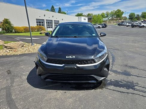 Certified 2022 Kia Forte LXS FWD image 9