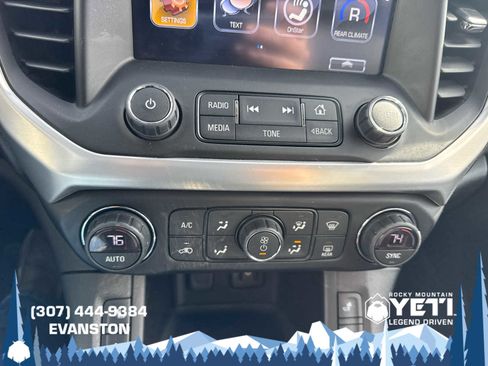 Used 2018 GMC Acadia SLT image 30