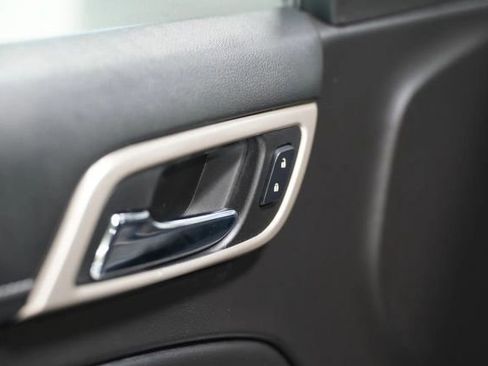 Used 2017 GMC Yukon XL Denali AWD/4WD image 15