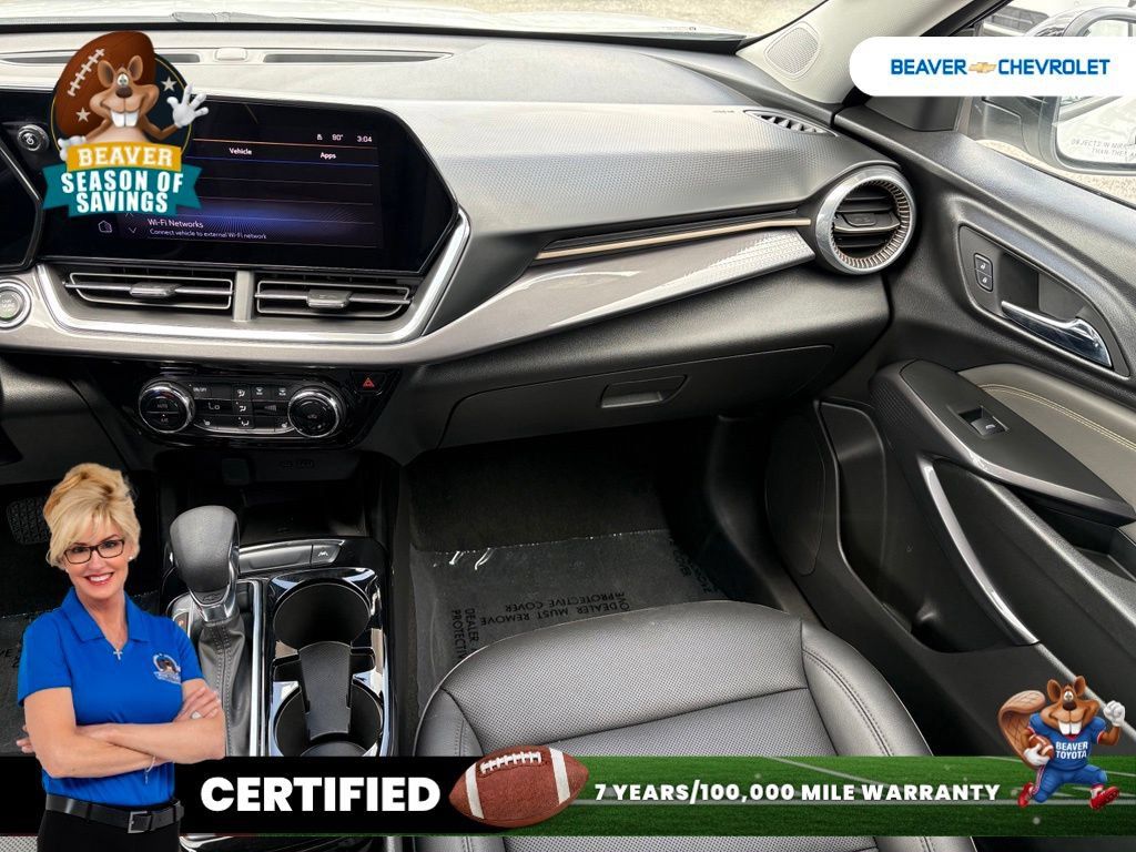 Used 2024 Chevrolet Trax ACTIV w/ Sunroof Package FWD image 17