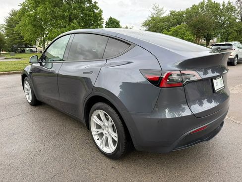 Used 2023 Tesla Model Y Long Range AWD/4WD image 7