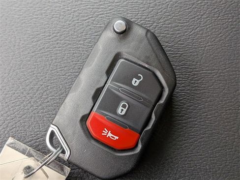 Certified 2022 Jeep Gladiator Overland w/ Popular Equipment Package image 31