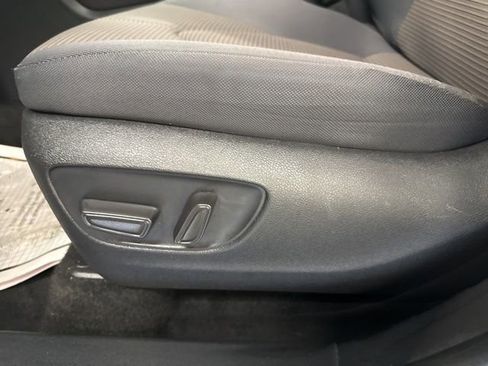 Used 2023 Toyota Highlander LE image 24