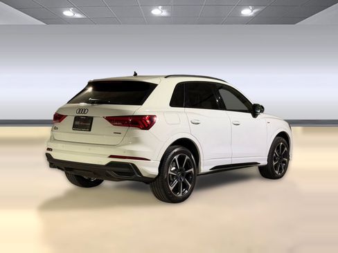 Certified 2025 Audi Q3 2.0T Premium Plus w/ Premium Plus Package AWD/4WD image 9