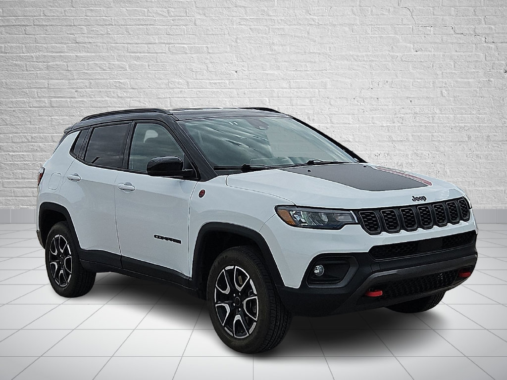 Used 2025 Jeep Compass Trailhawk AWD/4WD image 6