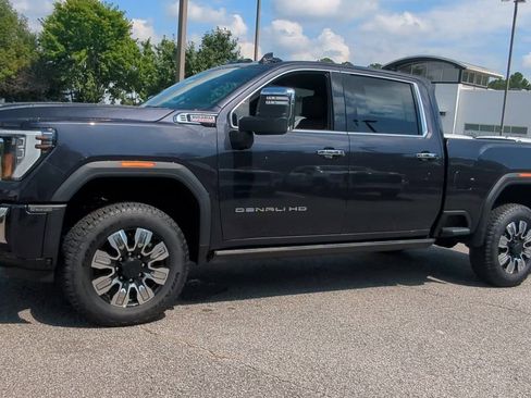 New 2025 GMC Sierra 2500 Denali w/ Denali Reserve Package image 4