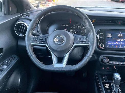 Certified 2021 Nissan Kicks SR image 6