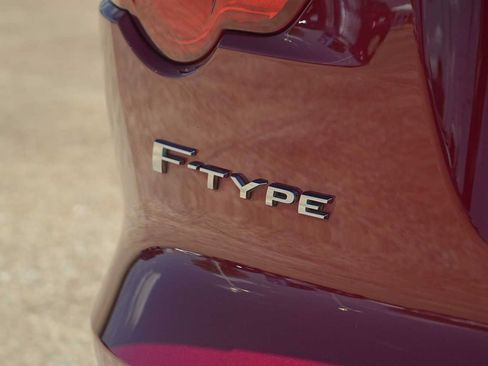 Used 2017 Jaguar F-TYPE Coupe RWD image 8