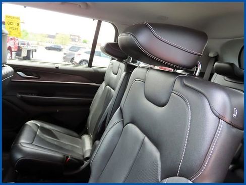Certified 2023 Jeep Grand Cherokee L Limited w/ Luxury Tech Group II AWD/4WD image 10