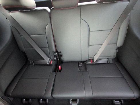 New 2026 Chevrolet Traverse RS image 14