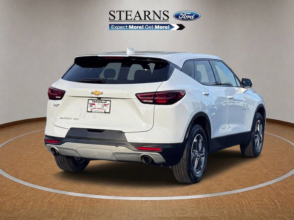 Used 2025 Chevrolet Blazer LT AWD/4WD image 15