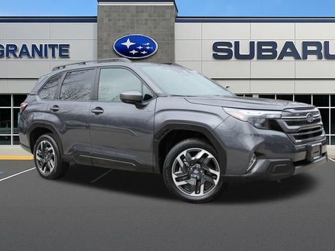 Used 2025 Subaru Forester Premium AWD/4WD image 3