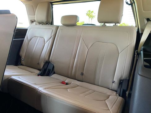 Used 2024 Ford Expedition Limited AWD/4WD image 44