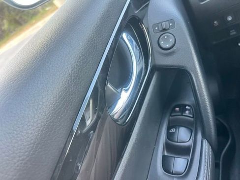 Certified 2020 Nissan Rogue Sport SV image 21