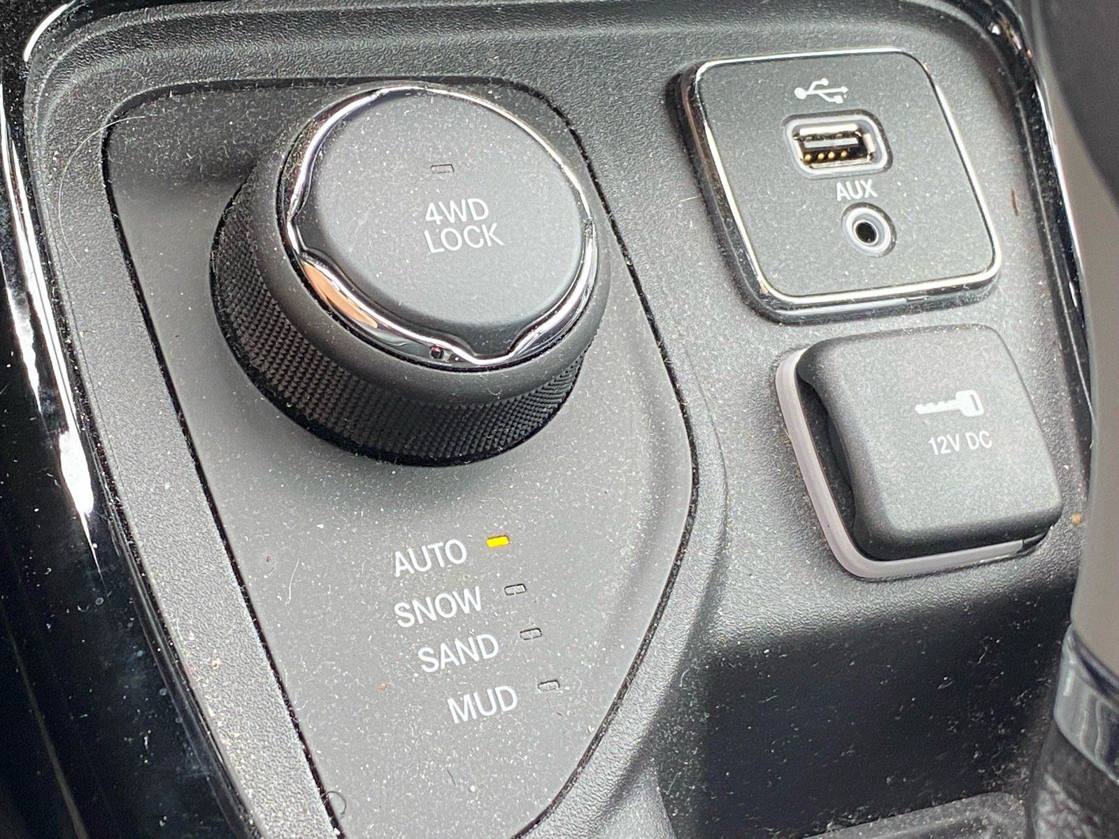 Used 2018 Jeep Compass Limited w/ Safe & Security Group AWD/4WD image 13