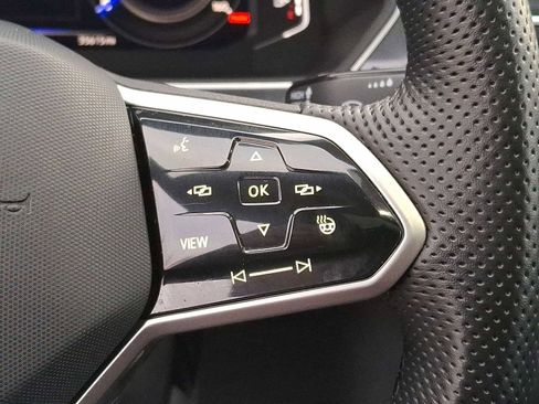 Used 2022 Volkswagen Tiguan SEL R-Line image 18