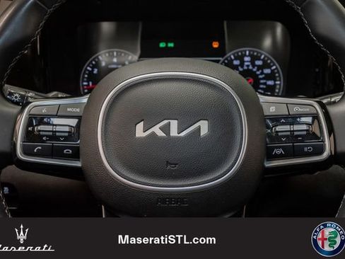 Used 2023 Kia Sorento S w/ Panoramic Sunroof Package FWD image 11