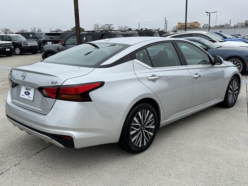 Used 2023 Nissan Altima 2.5 SV image 8