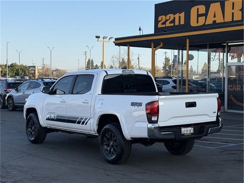 Used 2020 Toyota Tacoma SR5 image 4