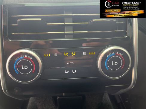 Used 2022 Land Rover Range Rover Long Wheelbase SE AWD/4WD image 38