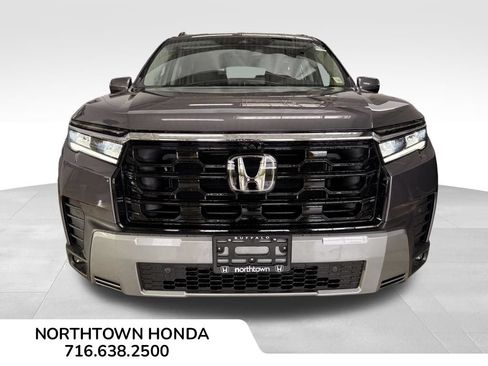 Used 2026 Honda Pilot Touring image 3