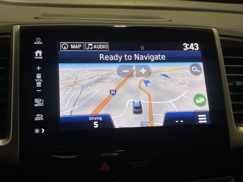 Certified 2017 Honda Pilot Touring image 12